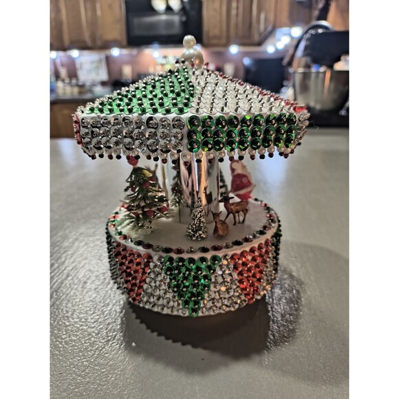 LeeWards Musical Merry-Go-Round Christmas Works - Picture 4 of 6